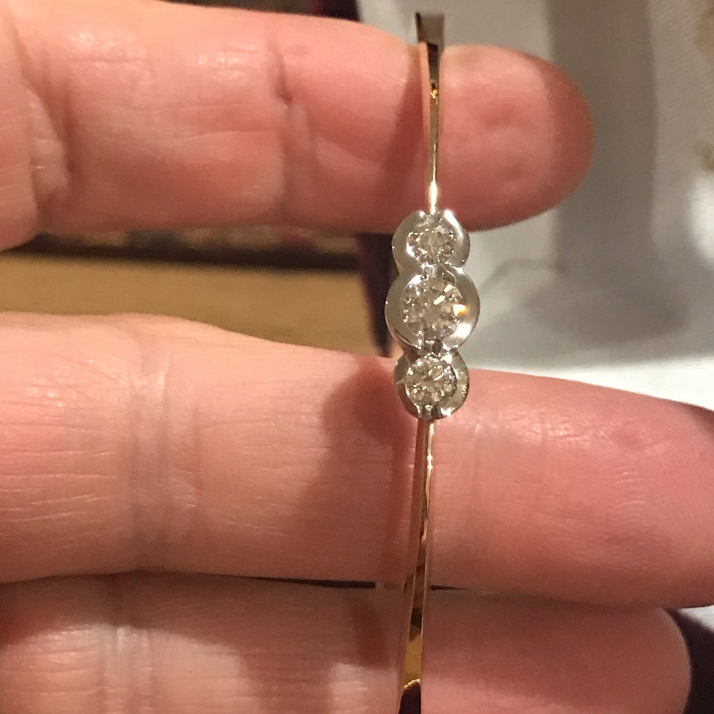 🎉HP🎉Stunning 14KTT Diamond Bangle Bracelet - Picture 7 of 8